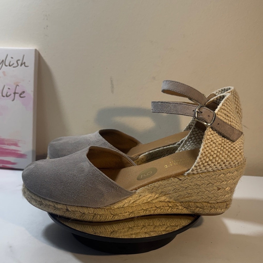 Paseart Women's Light Gray Suede Ankle-Strap Wedge Espadrilles - Size 9 - Picture 5 of 10